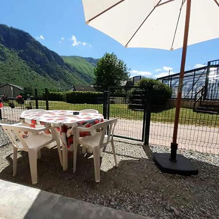 Escapade Montagne En Famille, Appartement Cosy Avec Piscine Couverte Bielle المظهر الخارجي الصورة