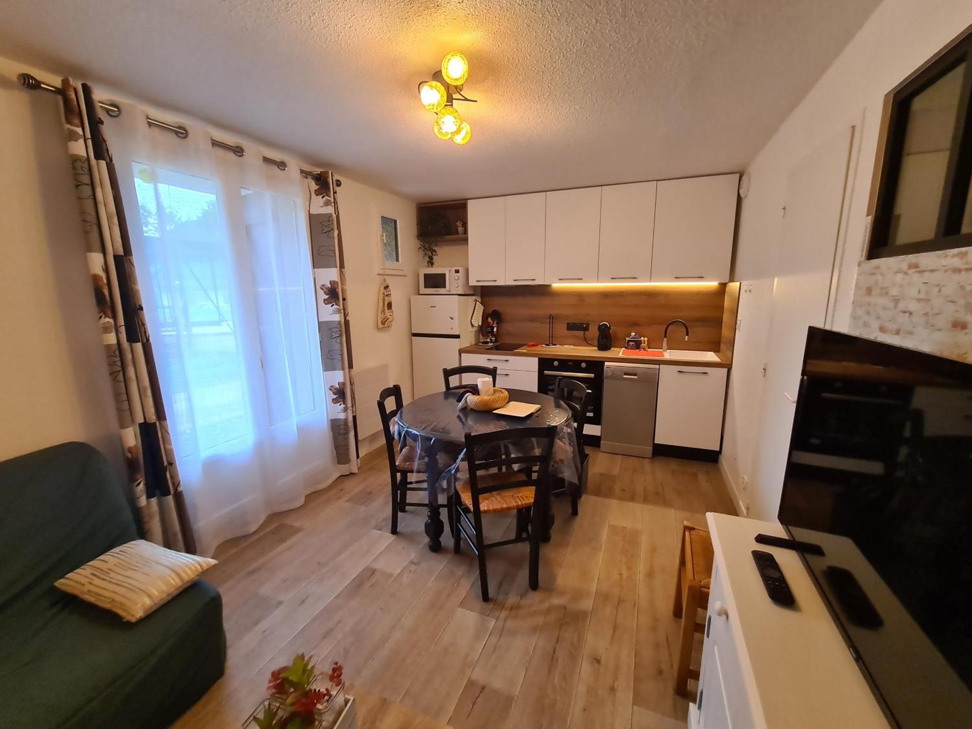 Escapade Montagne En Famille, Appartement Cosy Avec Piscine Couverte Bielle المظهر الخارجي الصورة