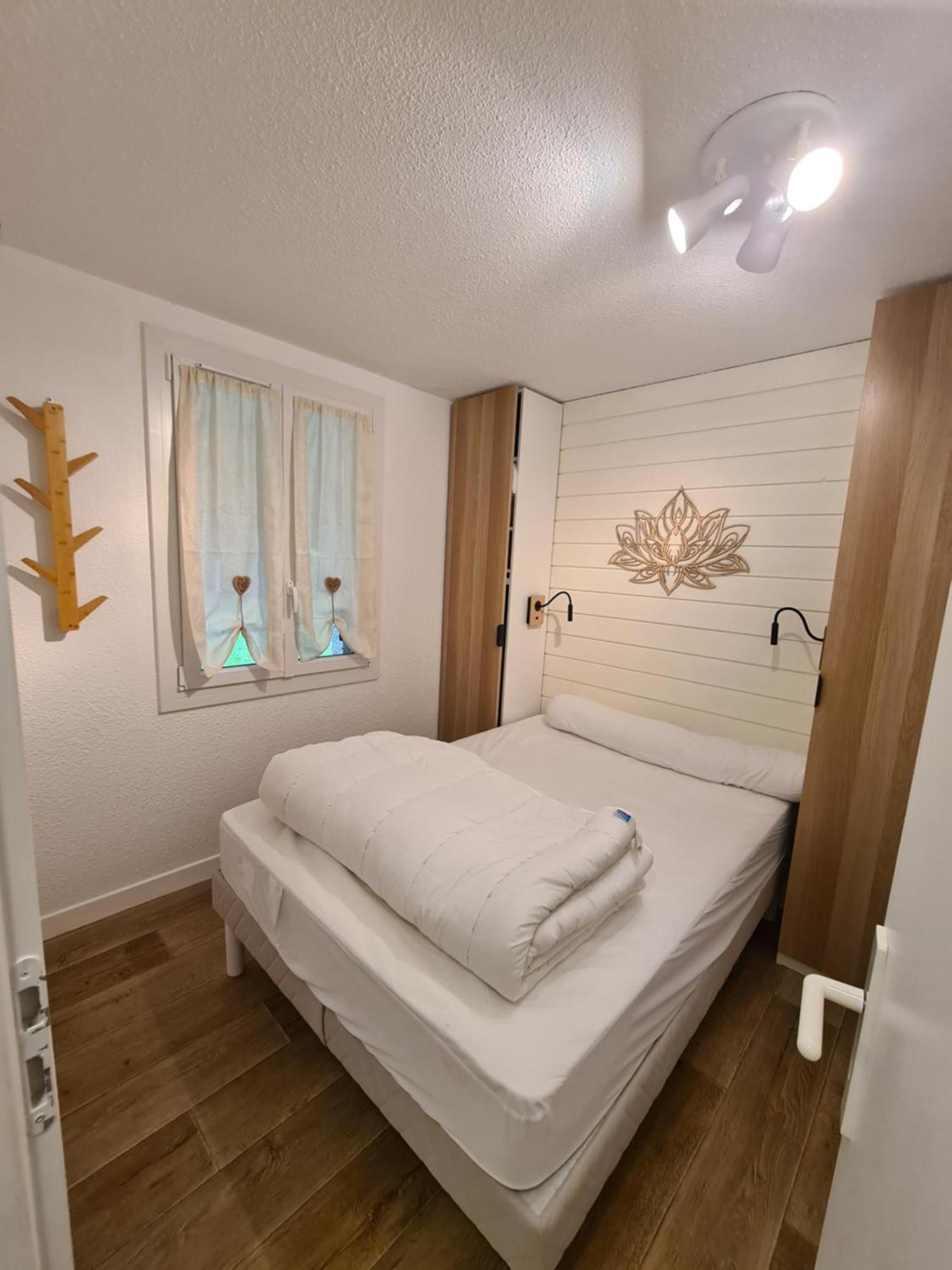 Escapade Montagne En Famille, Appartement Cosy Avec Piscine Couverte Bielle المظهر الخارجي الصورة